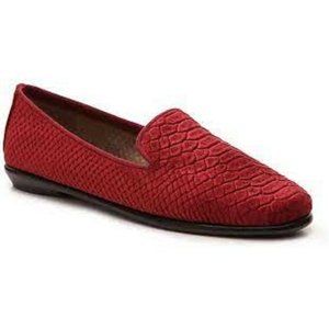 Aerosoles Womens Betunia Red Velvet Snake Print Slip On Loafer Flats Size 6 M